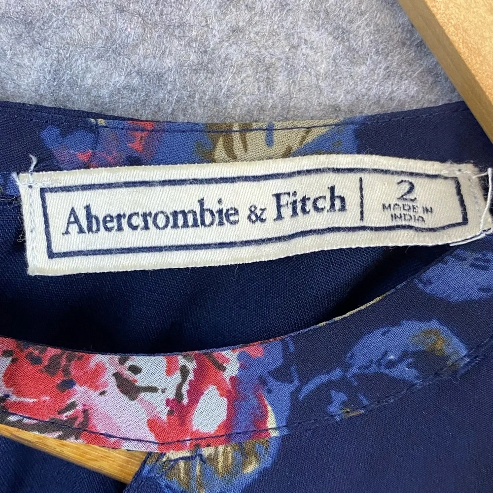 Abercrombie & Fitch Floral Navy Shorts Romper Jumpsuit Sheer Sleeves‎ Size 2
